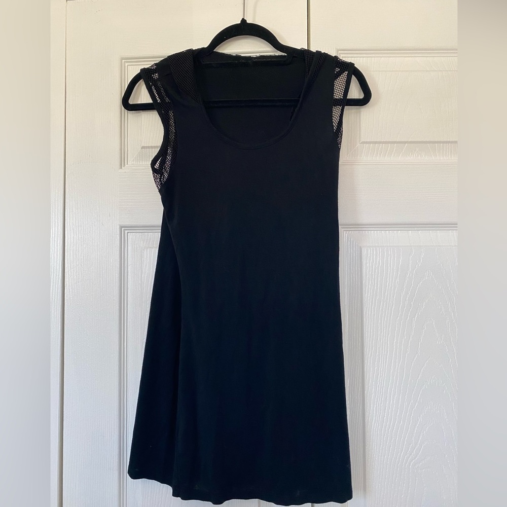🌸 3 for $12 Woman’s Black Hooded Mini Dress / Bikini Coverup Size S